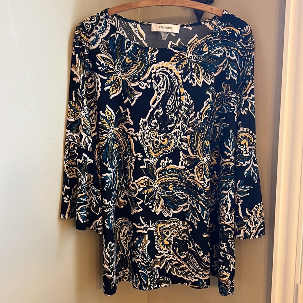 Jones Studio 2xl bell sleeve blouse